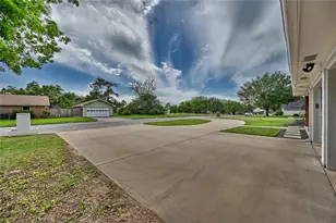 207 Briar Ridge Dr, Bellville, TX 77418 - Photo 5