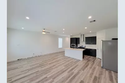 3225 Creston Gate Drive, Houston, TX 77047 - Photo 9