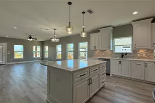 865 Palmetto Dr, Crystal Beach, TX 77650 - Photo 11