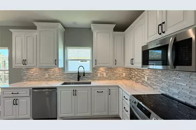 865 Palmetto Drive, Crystal Beach, TX 77650 - Photo 15