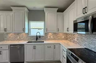 865 Palmetto Dr, Crystal Beach, TX 77650 - Photo 15