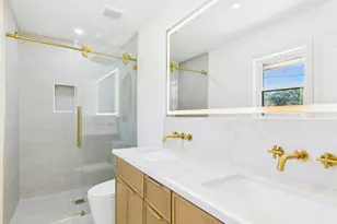 10818 Oasis Dr, Houston, TX 77096 - Photo 33