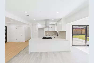 10818 Oasis Drive, Houston, TX 77096 - Photo 5