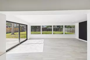 10818 Oasis Dr, Houston, TX 77096 - Photo 11