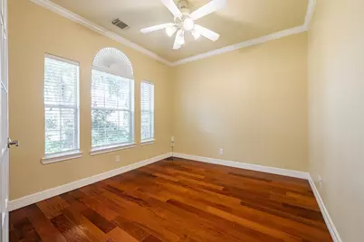 13922 Abbey Lane, Sugar Land, TX 77498 - Photo 9