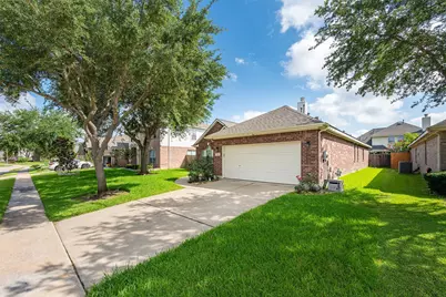 13922 Abbey Lane, Sugar Land, TX 77498 - Photo 3