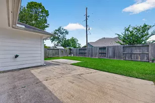 13718 Clareton Ln, Cypress, TX 77429 - Photo 37