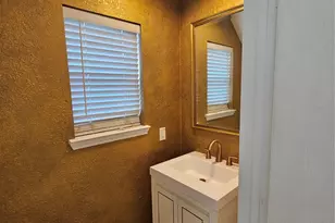 9207 Dairy View Ln, Houston, TX 77099 - Photo 15