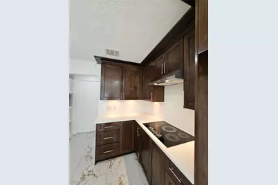 9207 Dairy View Lane, Houston, TX 77099 - Photo 11
