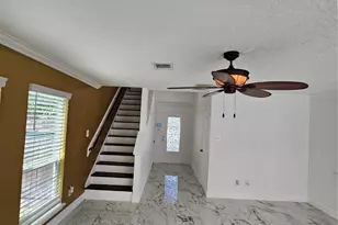 9207 Dairy View Ln, Houston, TX 77099 - Photo 5