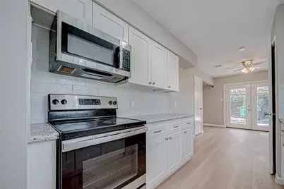 7315 Housman Street #B, Houston, TX 77055 - Photo 13
