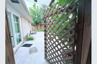 7315 Housman Street #B, Houston, TX 77055 - Photo 37