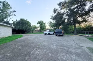 7315 Housman St, Houston, TX 77055 - Photo 9