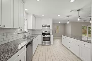 105 Navajo St, Conroe, TX 77316 - Photo 15