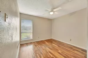 16019 Stonehaven Dr, Houston, TX 77059 - Photo 25