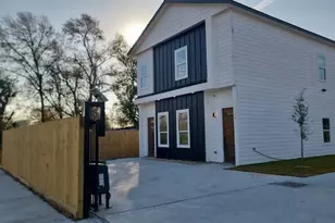 5130 Clover St, Houston, TX 77033 - Photo 3
