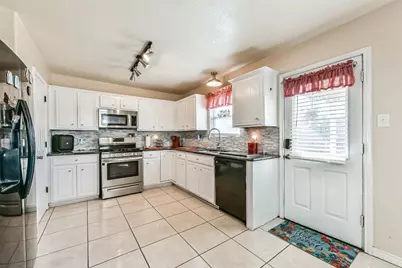 8319 White Pine Lane, Baytown, TX 77523 - Photo 13