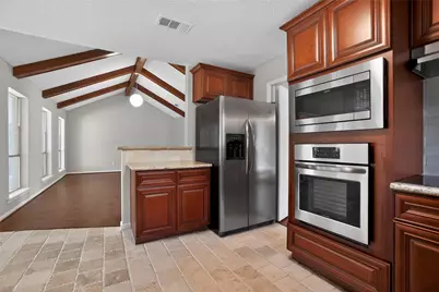 1927 Hidden Creek Drive, Kingwood, TX 77339 - Photo 11