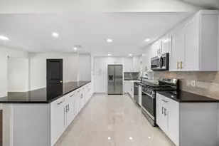 6934 Heron Dr, Houston, TX 77087 - Photo 17