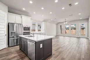 428 Texoma Plains Dr, Conroe, TX 77384 - Photo 3