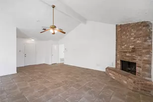 1666 Meadow Green Dr, Missouri City, TX 77489 - Photo 5