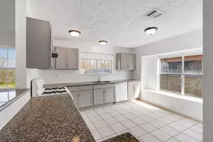 1666 Meadow Green Dr, Missouri City, TX 77489 - Photo 7