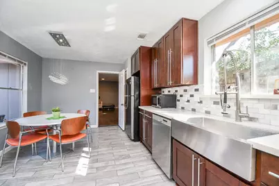 2115 Barrington, Sugar Land, TX 77478 - Photo 9