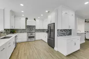 209 Pine Willow Ct, Friendswood, TX 77546 - Photo 13