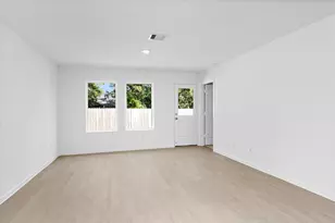 3038 Mallorca Dr, Conroe, TX 77301 - Photo 9