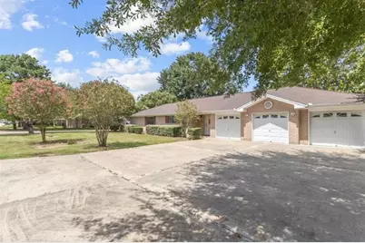 815 Hunter Ridge Lane, Nederland, TX 77627 - Photo 5