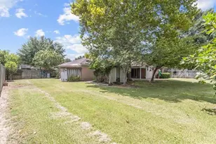 815 Hunter Ridge Ln, Nederland, TX 77627 - Photo 35