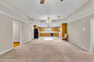 815 Hunter Ridge Ln, Nederland, TX 77627 - Photo 13