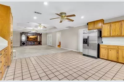 815 Hunter Ridge Lane, Nederland, TX 77627 - Photo 19