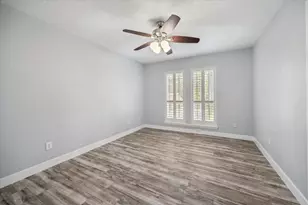 2007 7 Oaks Dr, Kingwood, TX 77339 - Photo 17