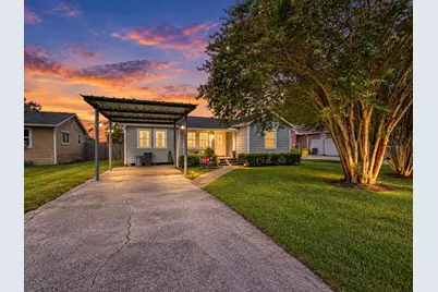 828 Robinson Road, La Porte, TX 77571 - Photo 1