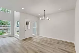 880 Tully Rd, Houston, TX 77079 - Photo 11