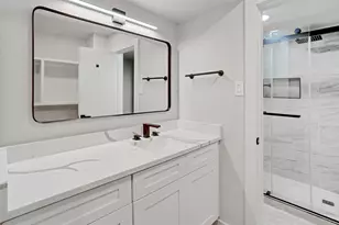 880 Tully Rd, Houston, TX 77079 - Photo 27