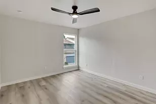 880 Tully Rd, Houston, TX 77079 - Photo 33