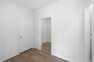 429 Monarch Trl, Huntsville, TX 77320 - Photo 9