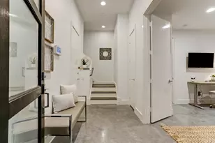 5905 E Post Oak Ln, Houston, TX 77055 - Photo 5