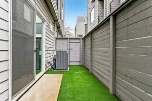 5905 E Post Oak Ln, Houston, TX 77055 - Photo 29