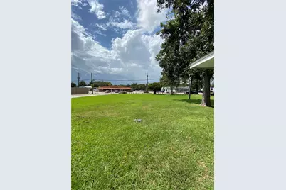 1020 1/2 N Main Street #9, Baytown, TX 77520 - Photo 11