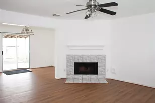 8910 Sage Pl, Houston, TX 77071 - Photo 3