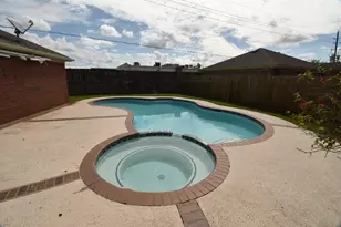 9007 Woodleigh Dr, Houston, TX 77083 - Photo 15