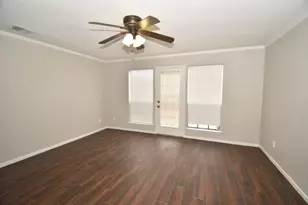 9007 Woodleigh Dr, Houston, TX 77083 - Photo 5