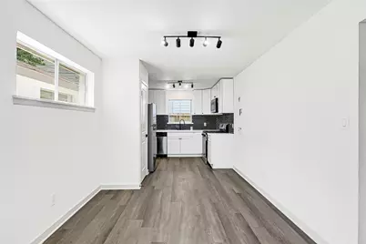 8701 Bertwood Street, Houston, TX 77016 - Photo 9
