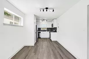 8701 Bertwood St, Houston, TX 77016 - Photo 9
