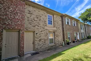 1403 Blalock Rd, Houston, TX 77055 - Photo 1