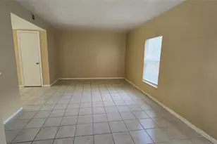 1403 Blalock Rd, Houston, TX 77055 - Photo 3