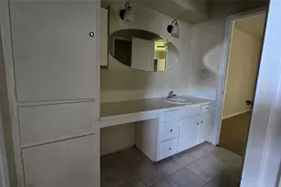 1403 Blalock Rd, Houston, TX 77055 - Photo 11
